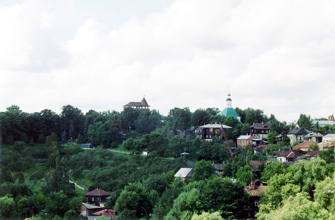 по центру видно башню Старый Владимир